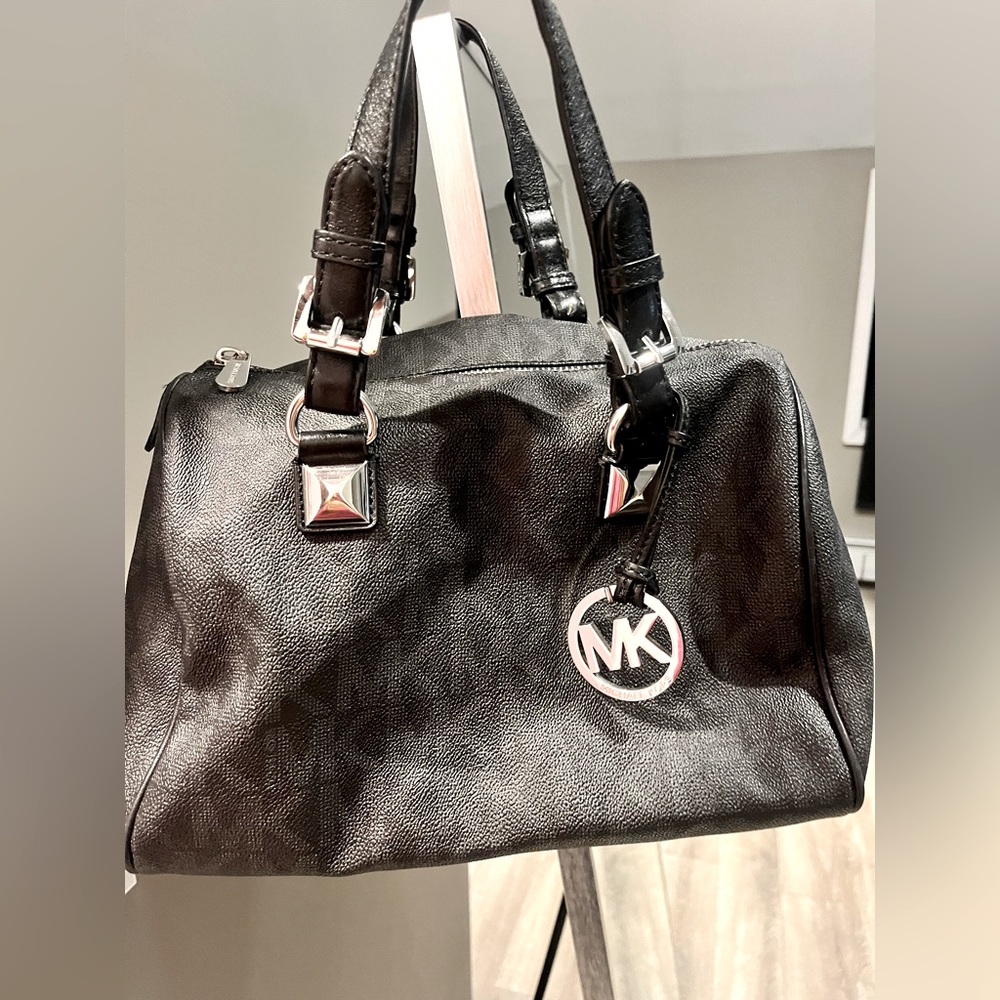 Black Michael Kors bag